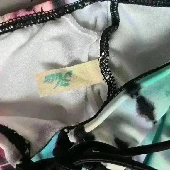 Hobie Swim/Bikini Top Mini Cap Sleeves Lace-up front Women's Size Small - Picture 5 of 7